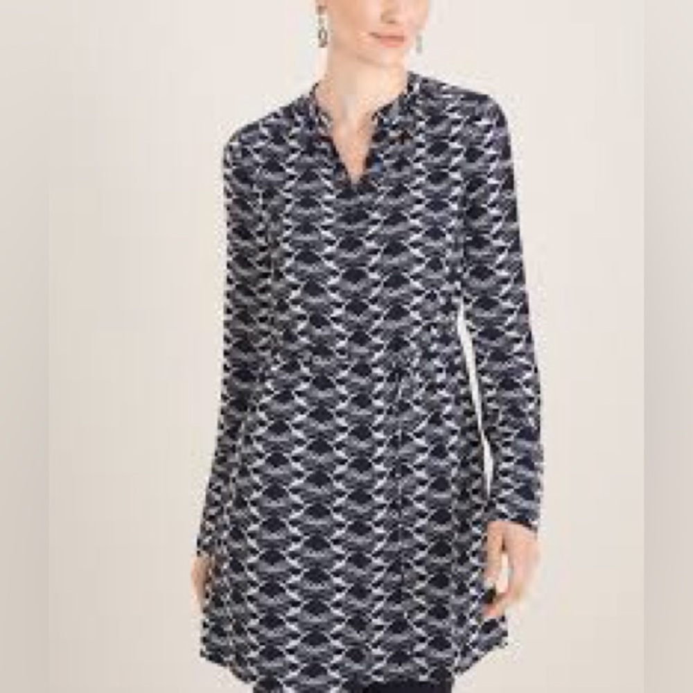 ❤️❤️SALE❤️❤️ NWT Chico’s Navy Bird-Print Tunic Blouse Size 1 (Small)